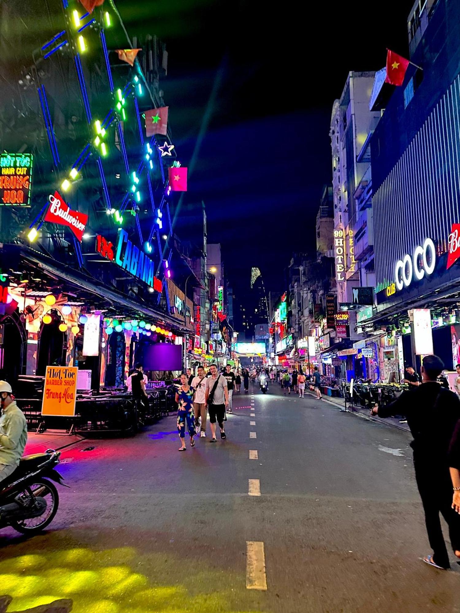 The Hidden Hogwarts - Nearly Bui Vien Walking Street Aparthotel Ho Şi Min Exterior foto